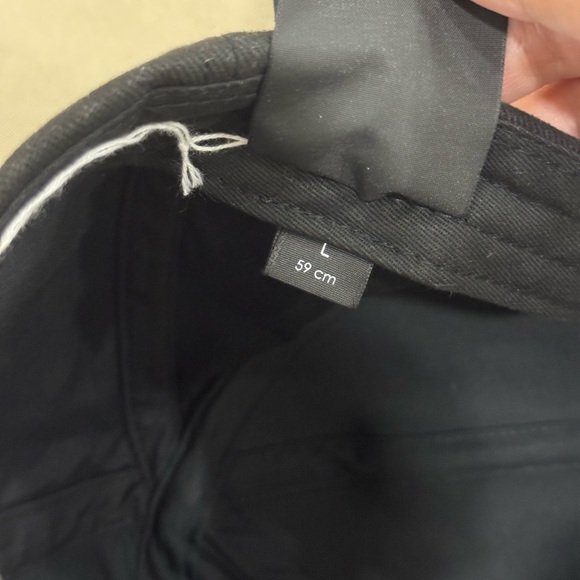 ❌SOLD❌ Balenciaga Classic Black Baseball Cap - Picture 9 of 10